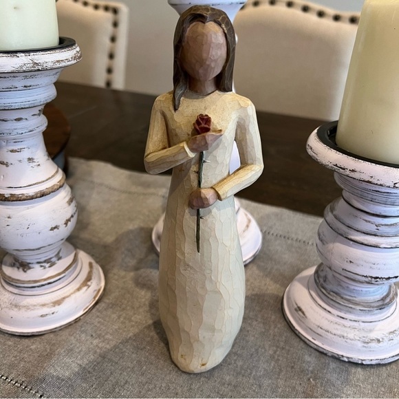 Willow Tree Love Figurine with Red Rose - Picture 1 of 5